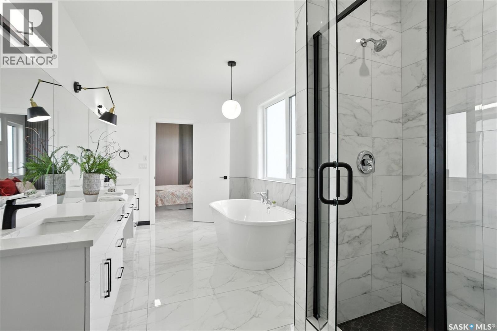 319 Woolf Bay, Saskatoon, SK