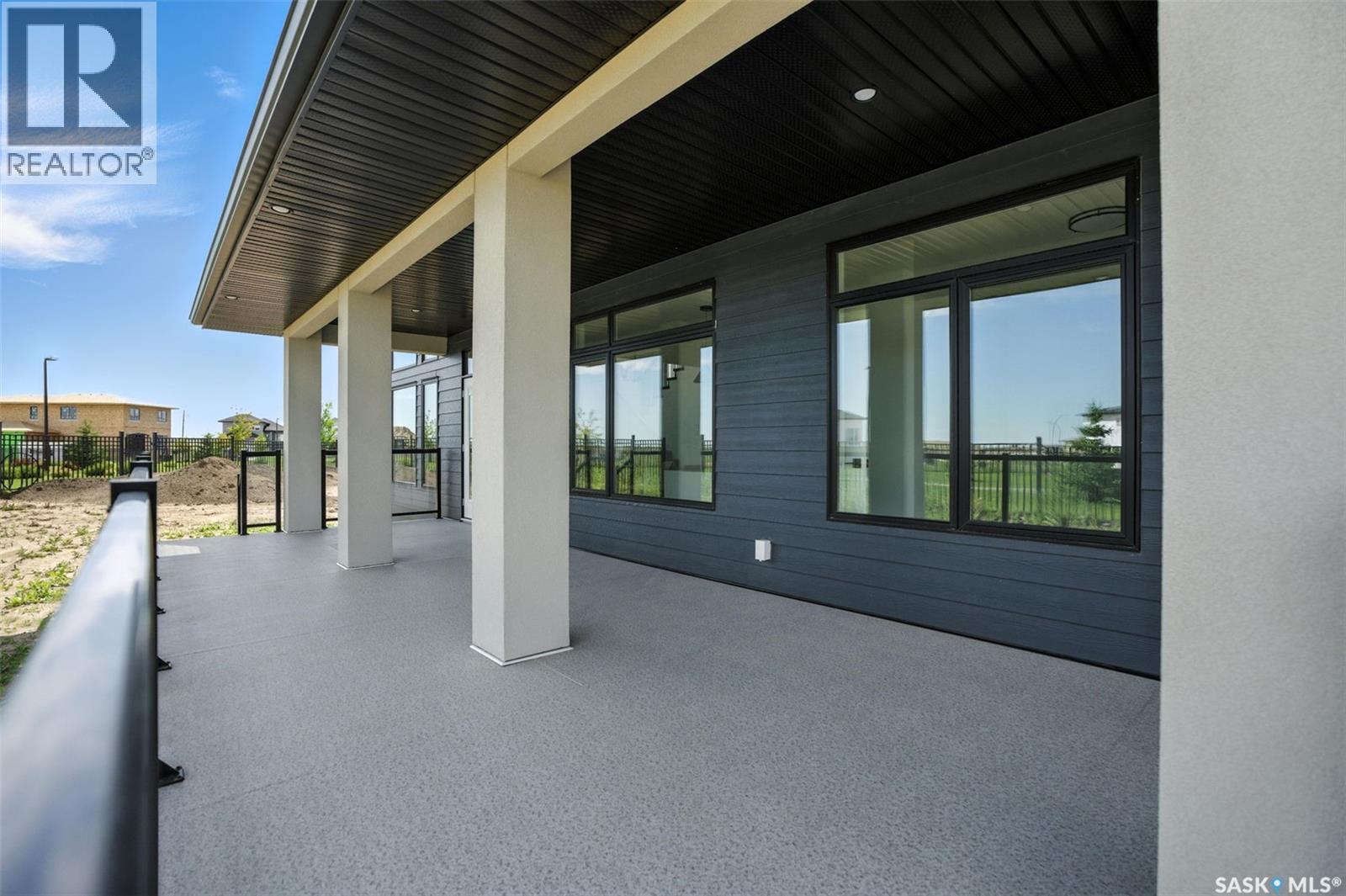 319 Woolf Bay, Saskatoon, SK