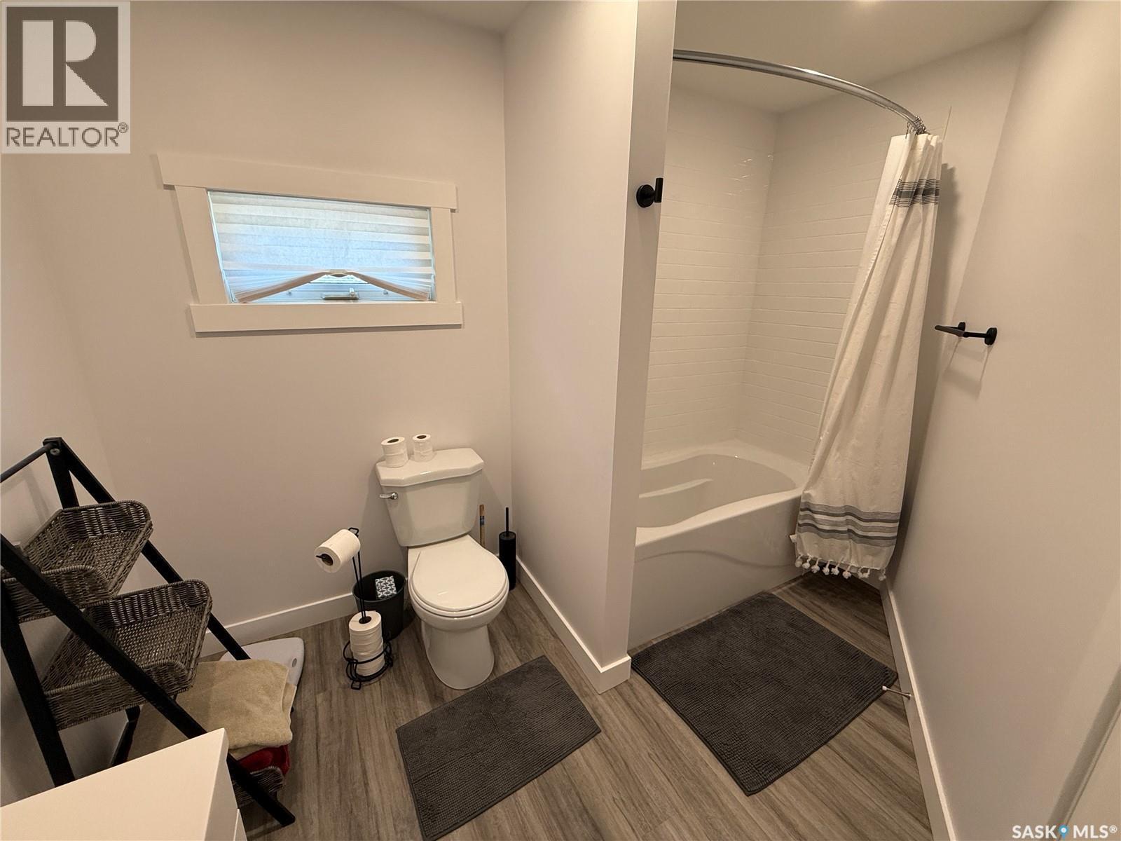 301 3Rd Street S, Weyburn, SK
