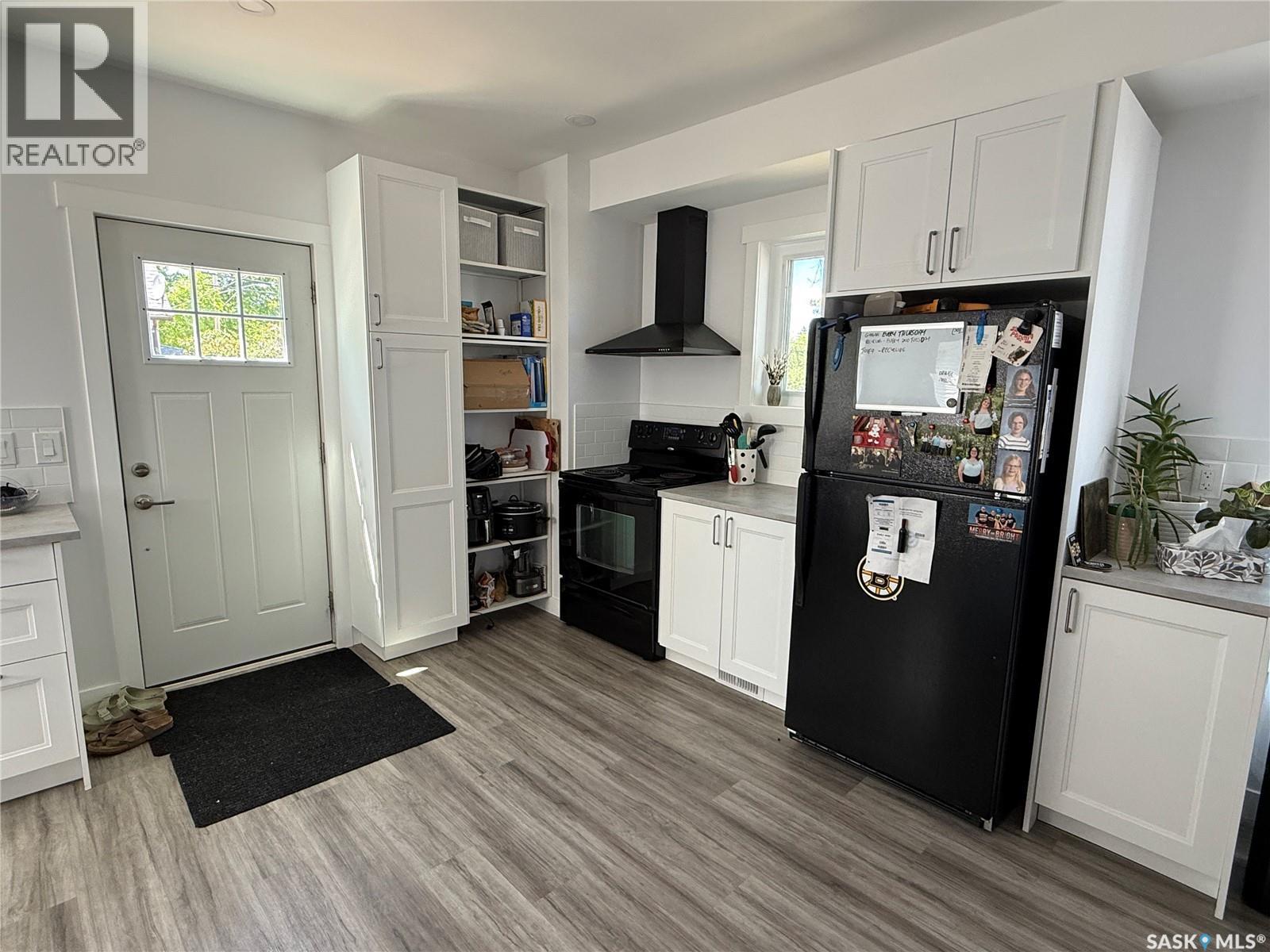 301 3Rd Street S, Weyburn, SK