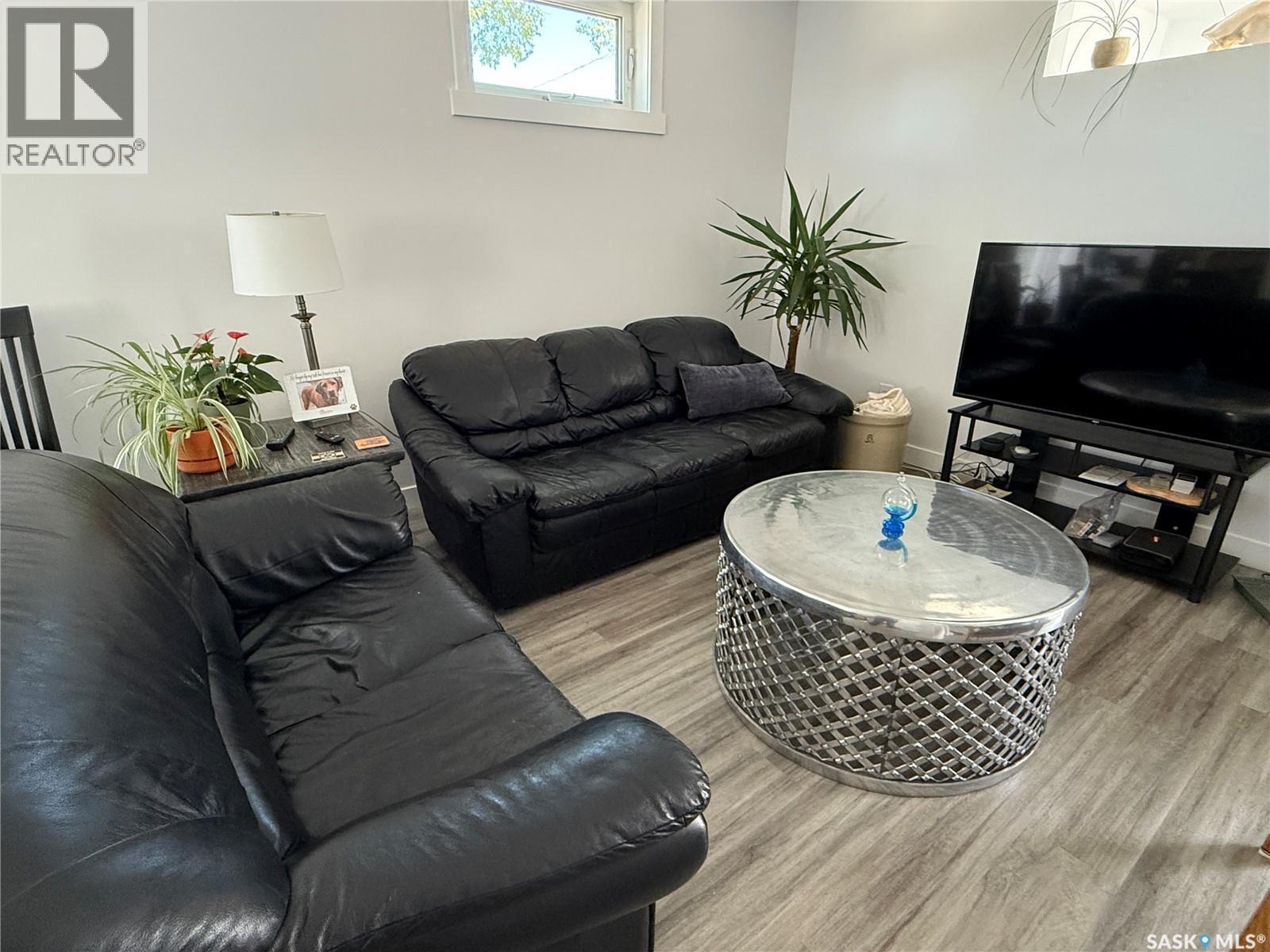 301 3Rd Street S, Weyburn, SK