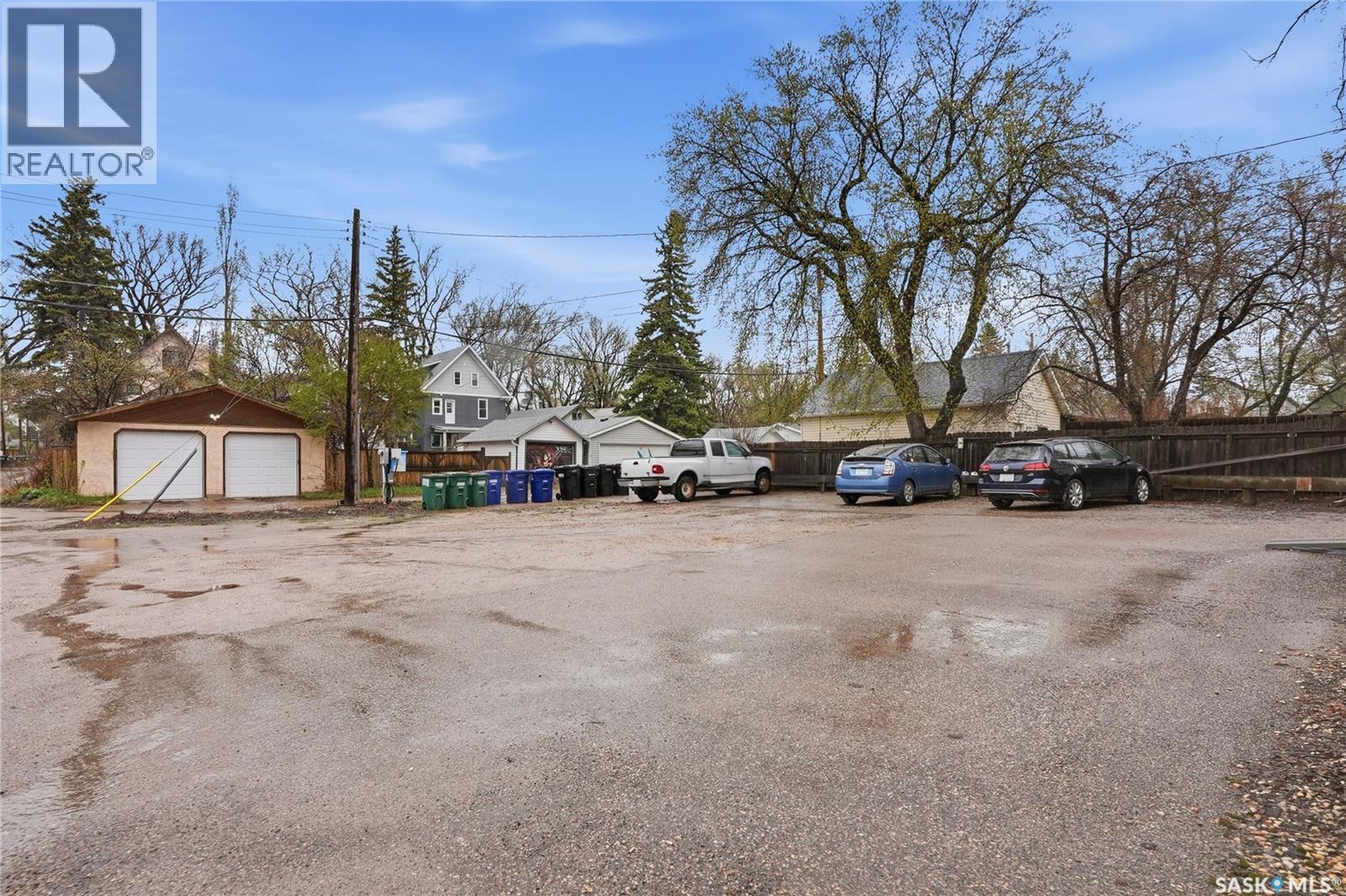 813 12Th Street E, Saskatoon, SK