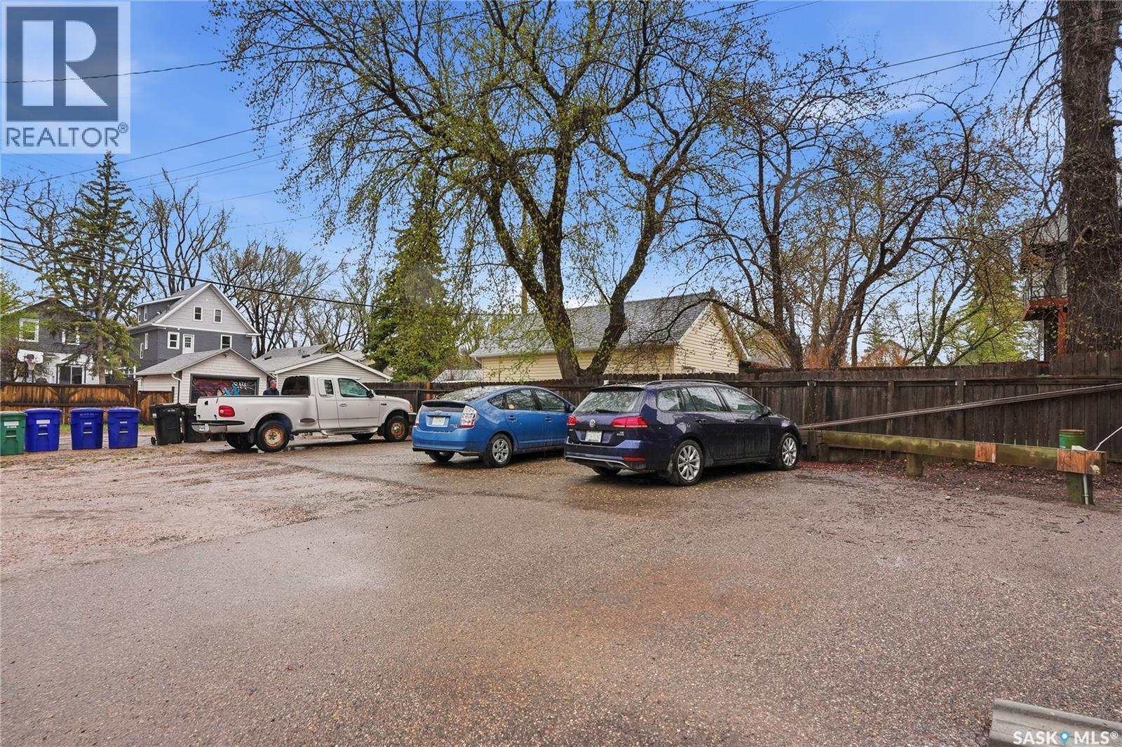 813 12Th Street E, Saskatoon, SK