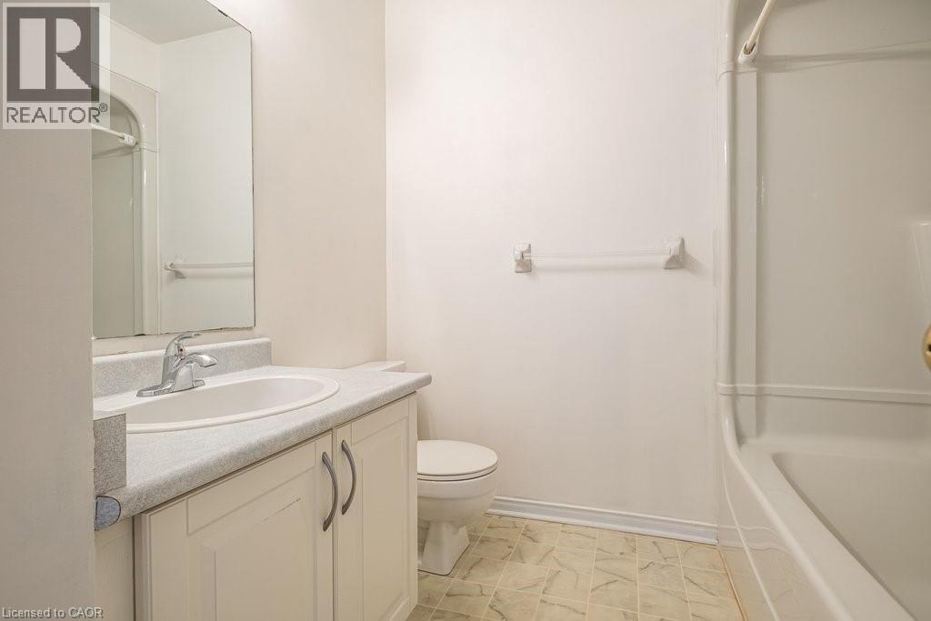 266 Limeridge Road E Unit# 10, Hamilton, ON - Indoor Photo Showing Bathroom