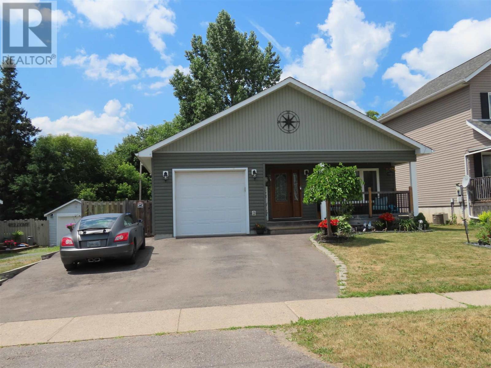 151 Walnut St, Sault Ste Marie, ON