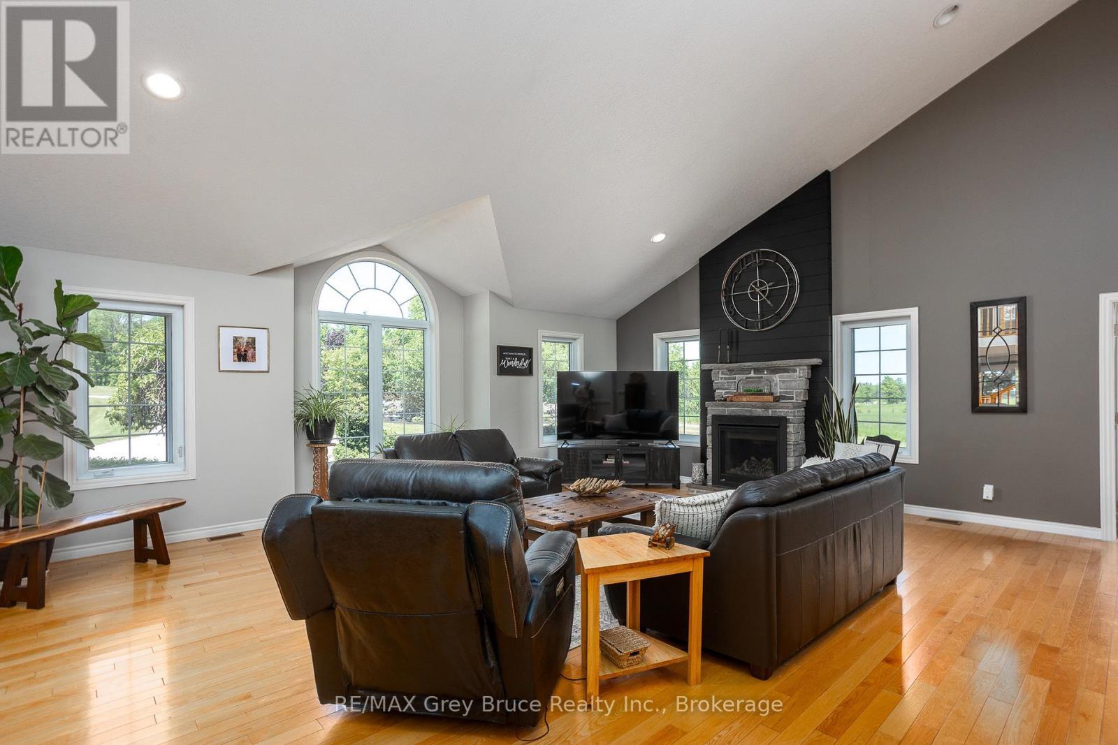 122152 Sideroad 12, Georgian Bluffs, ON