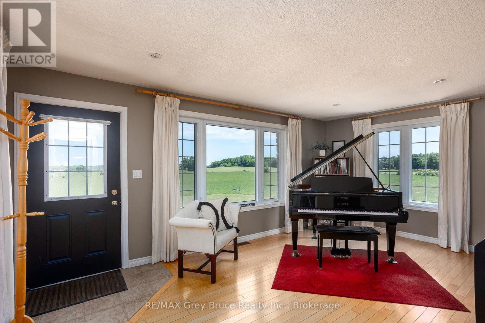 Music room/sunroom - 122152 Sideroad 12, Georgian Bluffs, ON