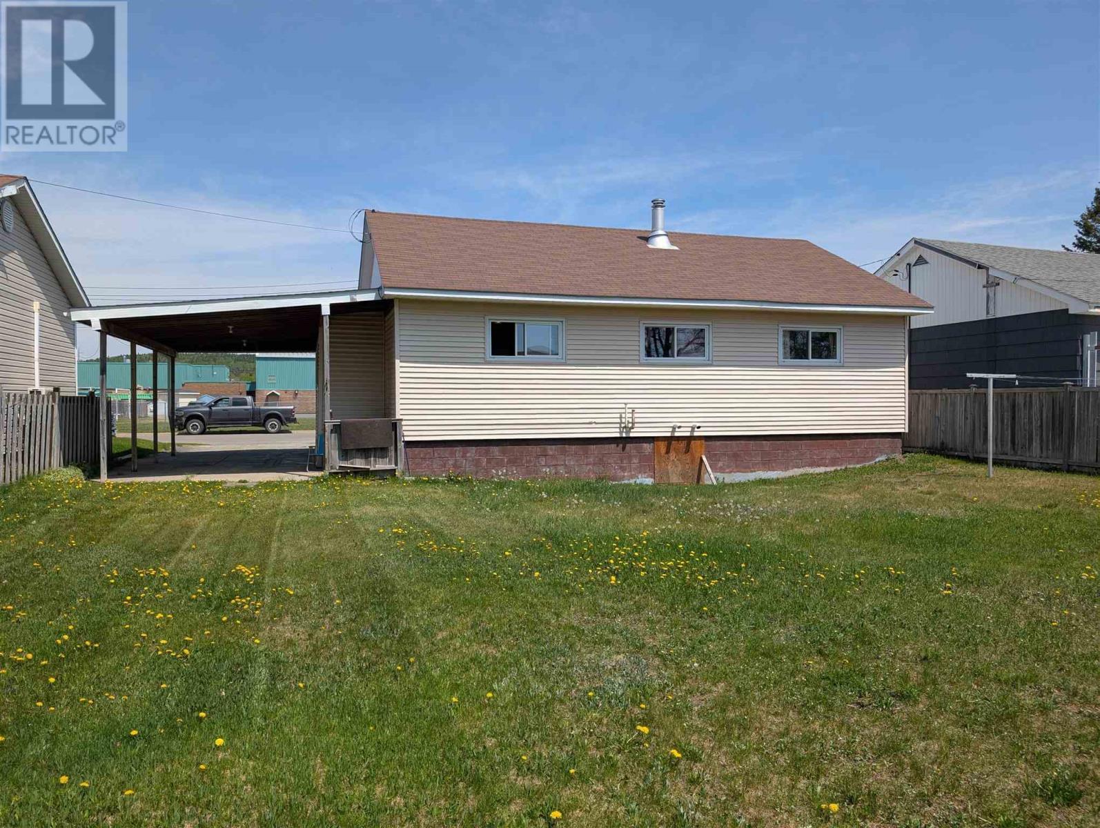 6 Darwin Ave, Wawa, ON