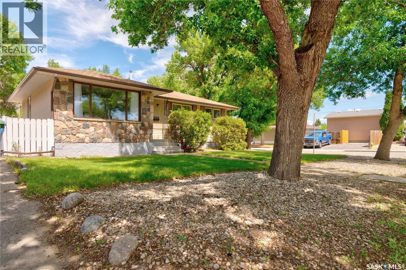 2314 Dewdney Avenue E, Regina, SK