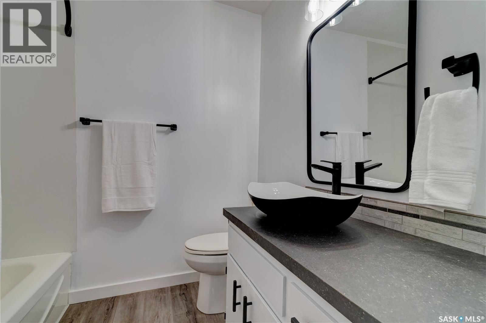 2314 Dewdney Avenue E, Regina, SK
