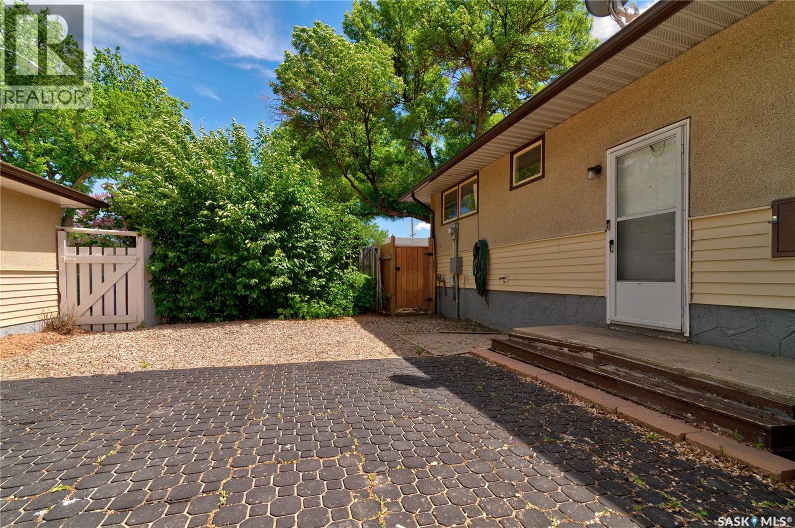 2314 Dewdney Avenue E, Regina, SK