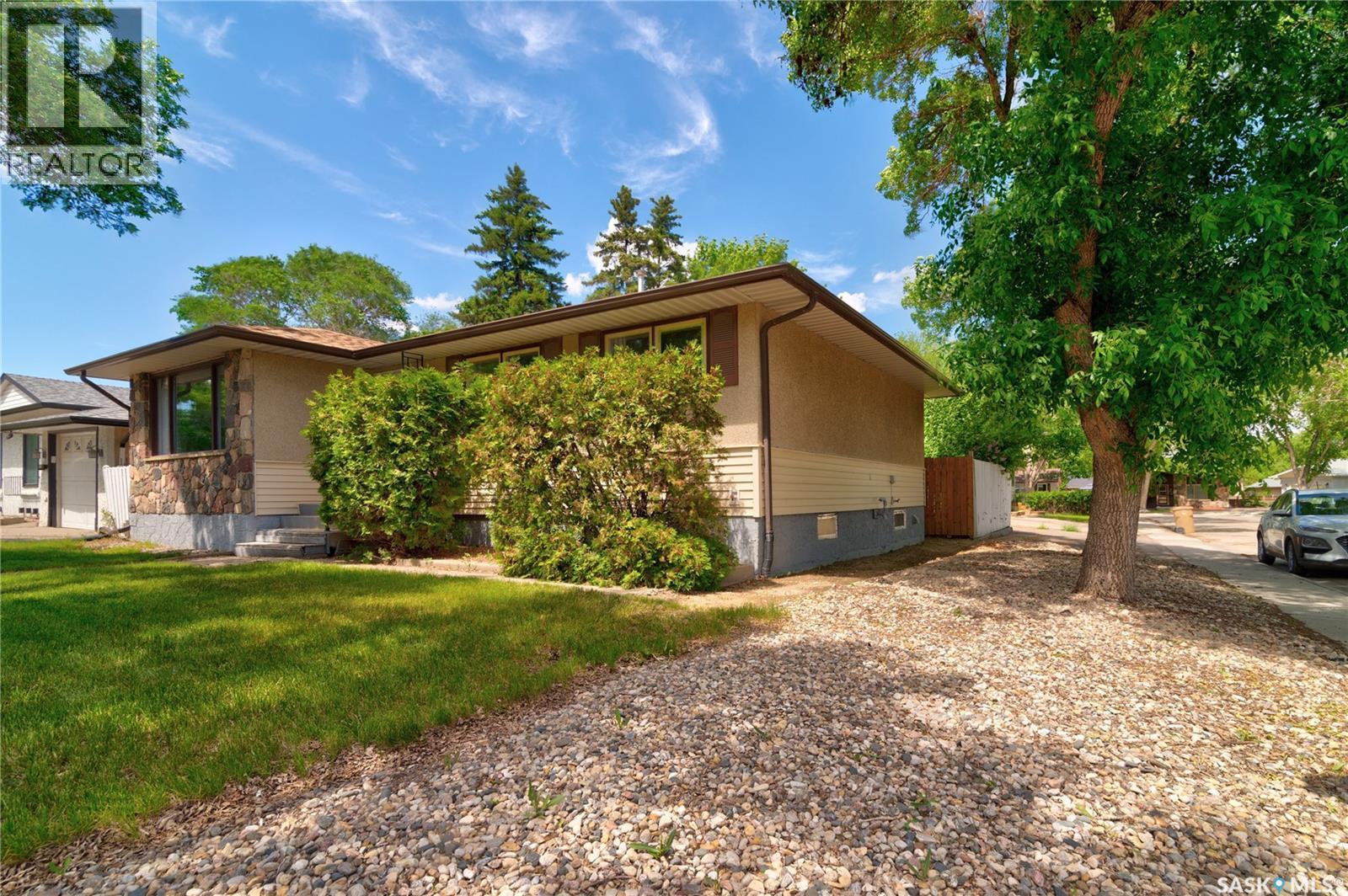 2314 Dewdney Avenue E, Regina, SK