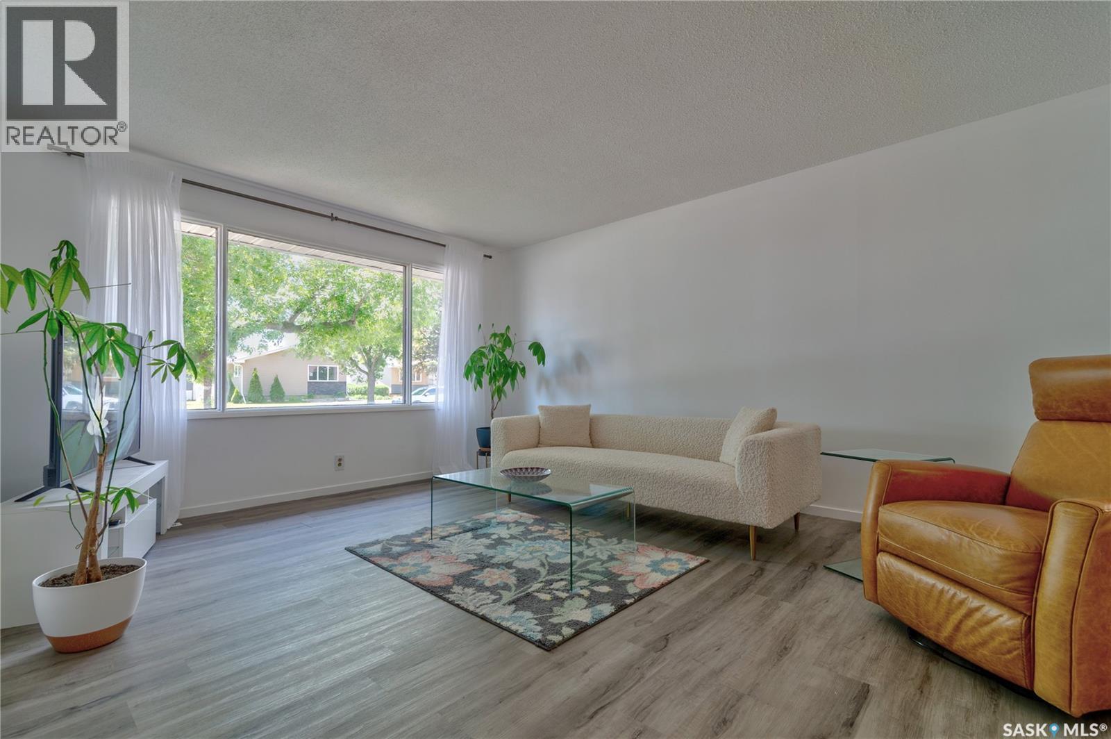 2314 Dewdney Avenue E, Regina, SK