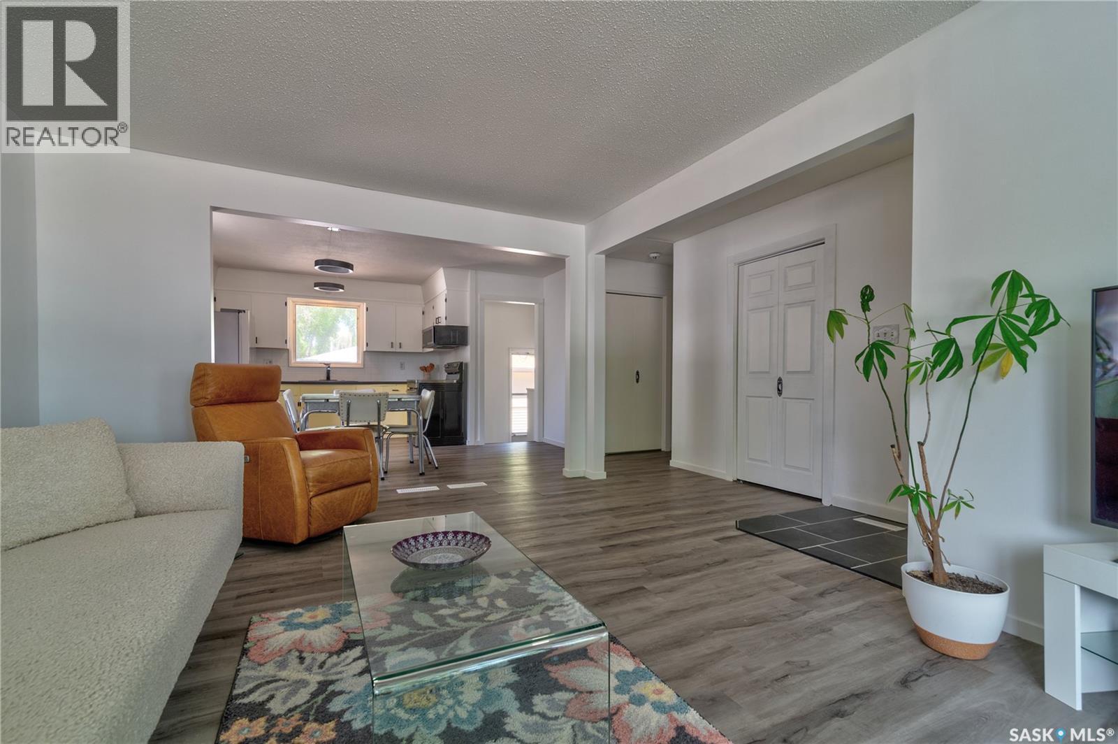 2314 Dewdney Avenue E, Regina, SK