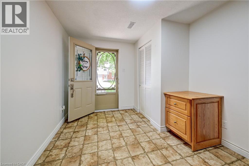 3 Parkland Crescent, Kitchener, ON