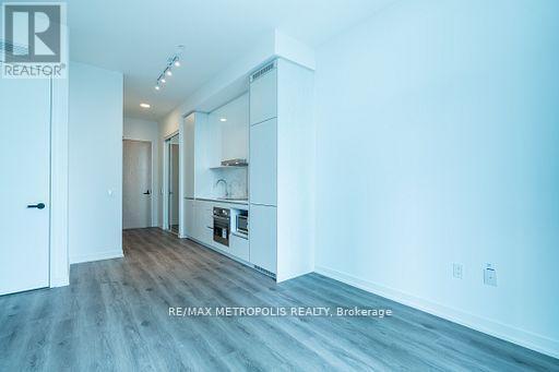 621 - 28 Interchange Way, Vaughan, ON