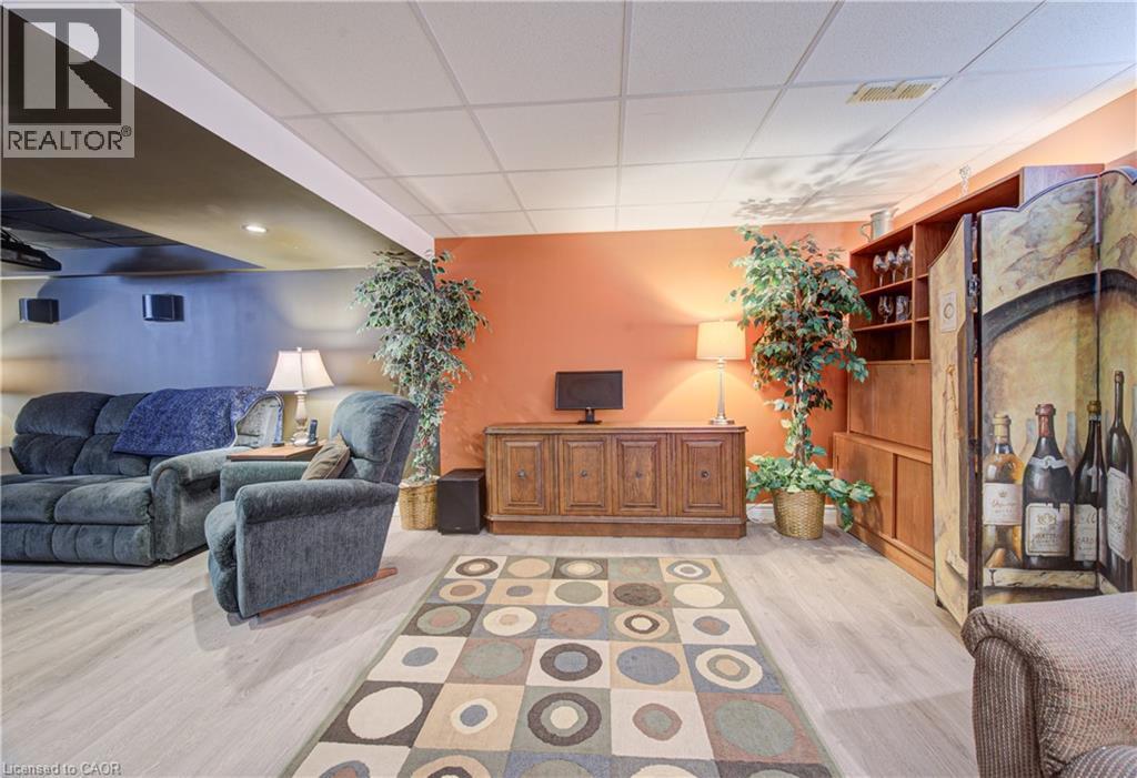 699 Commonwealth Crescent, Kitchener, ON