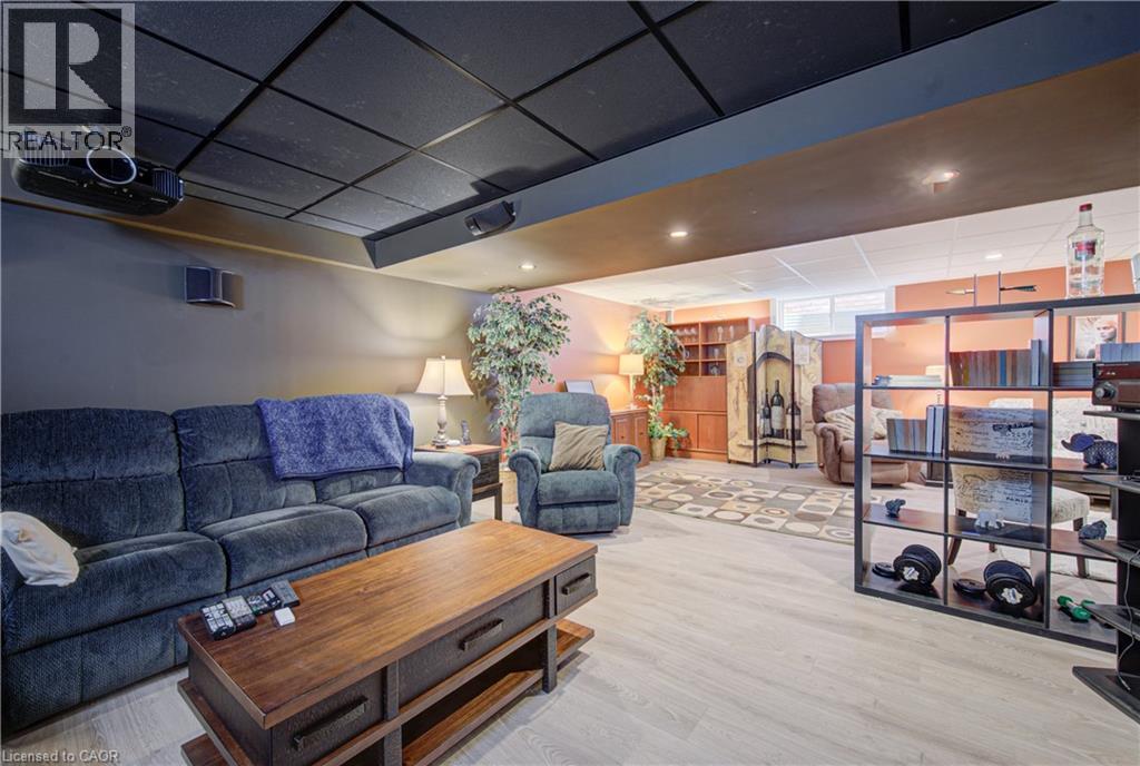 699 Commonwealth Crescent, Kitchener, ON