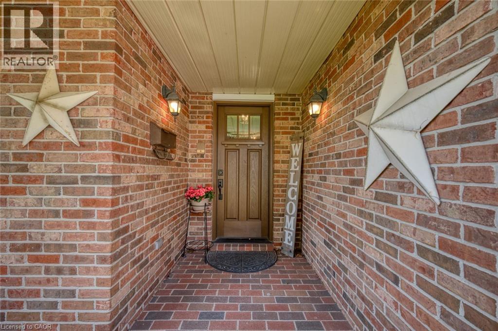 8 Cheval Drive, Grimsby, ON