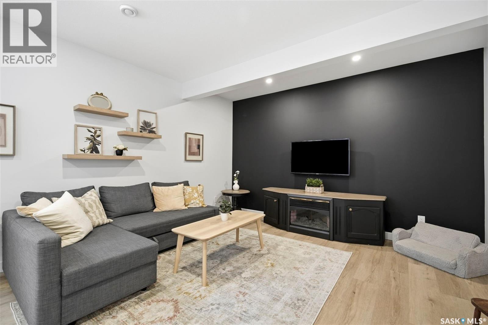 523 Bolstad Turn, Saskatoon, SK