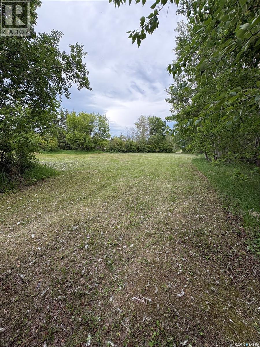 307-309- 311 Third Avenue E, Kelvington, SK
