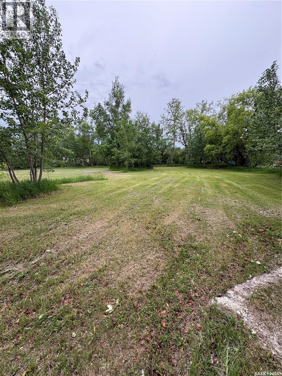307-309- 311 Third Avenue E, Kelvington, SK
