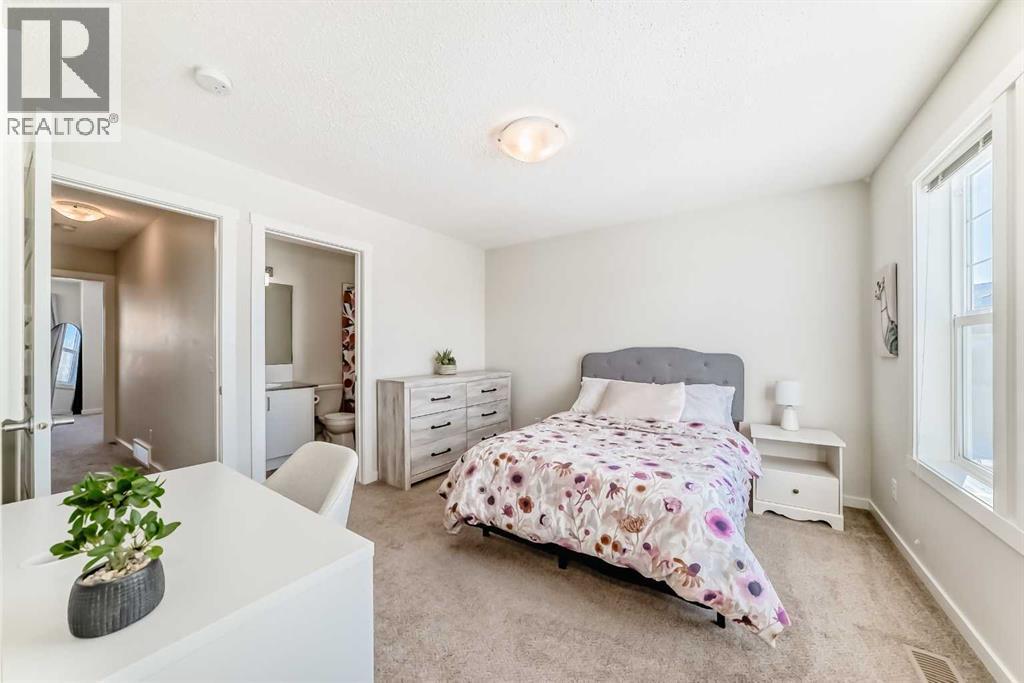 272 Cranbrook Square Se, Calgary, AB