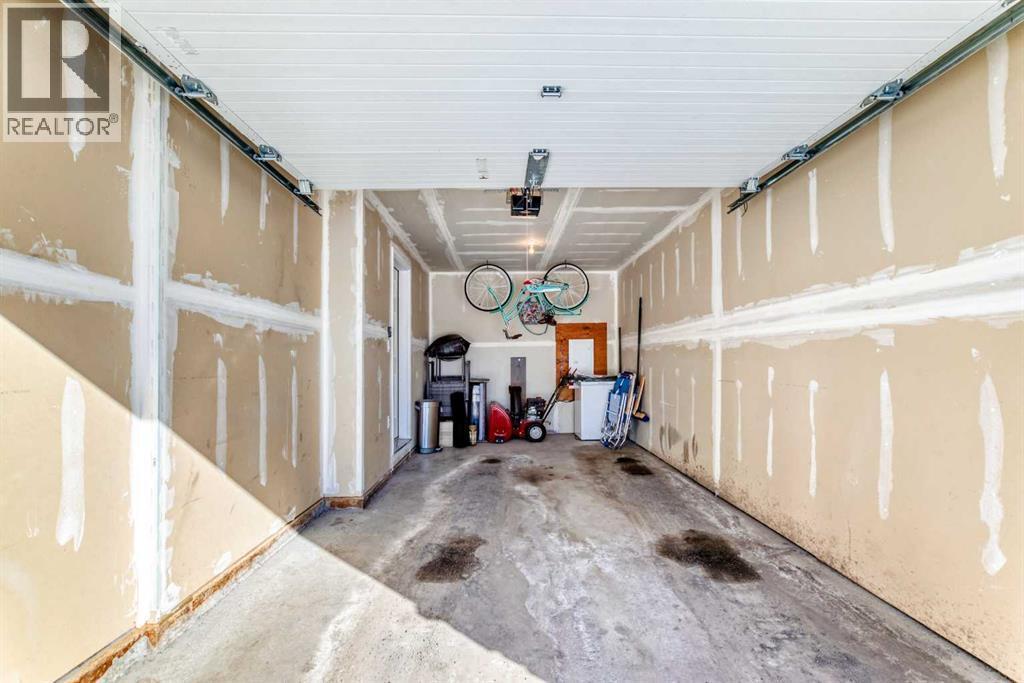 272 Cranbrook Square Se, Calgary, AB