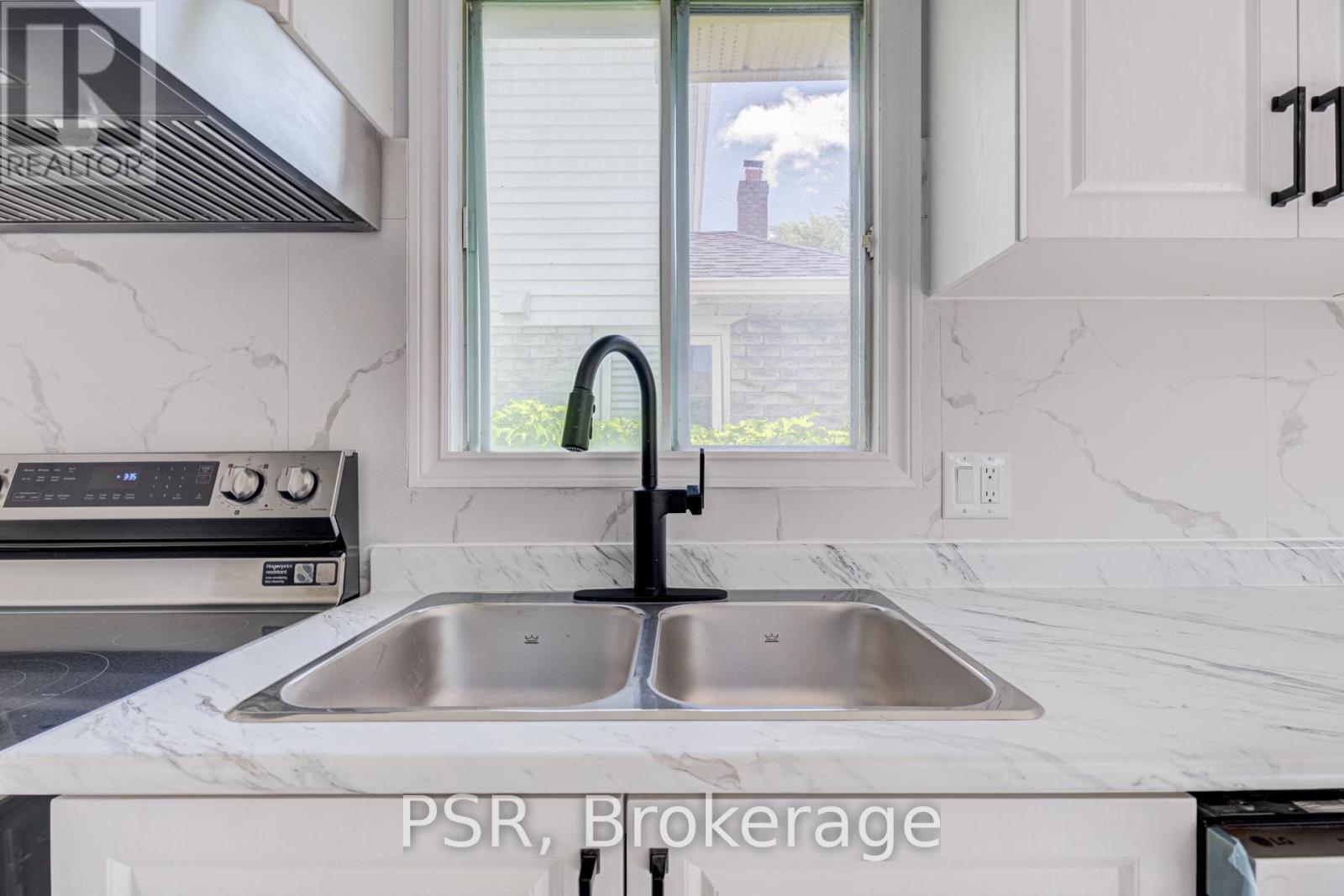 166 Adele Crescent, Oshawa, ON