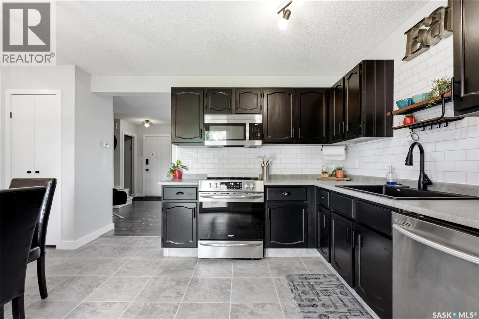 452 Lenore Drive, Saskatoon, SK