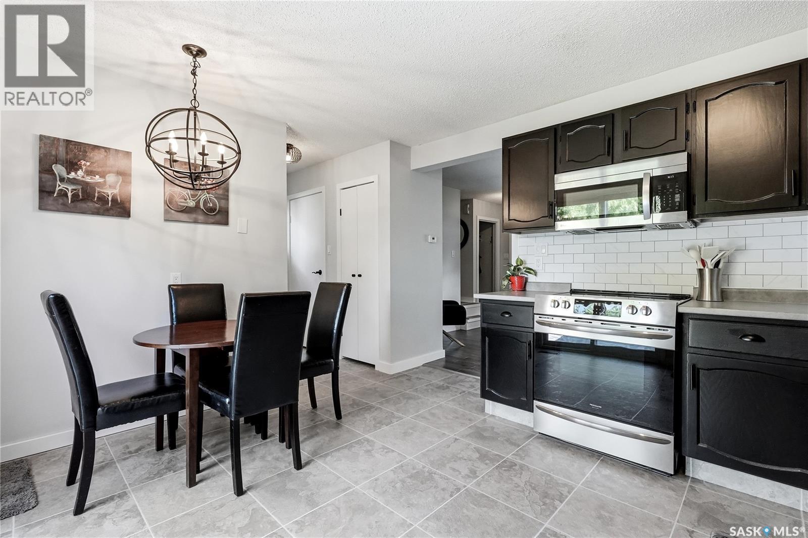 452 Lenore Drive, Saskatoon, SK