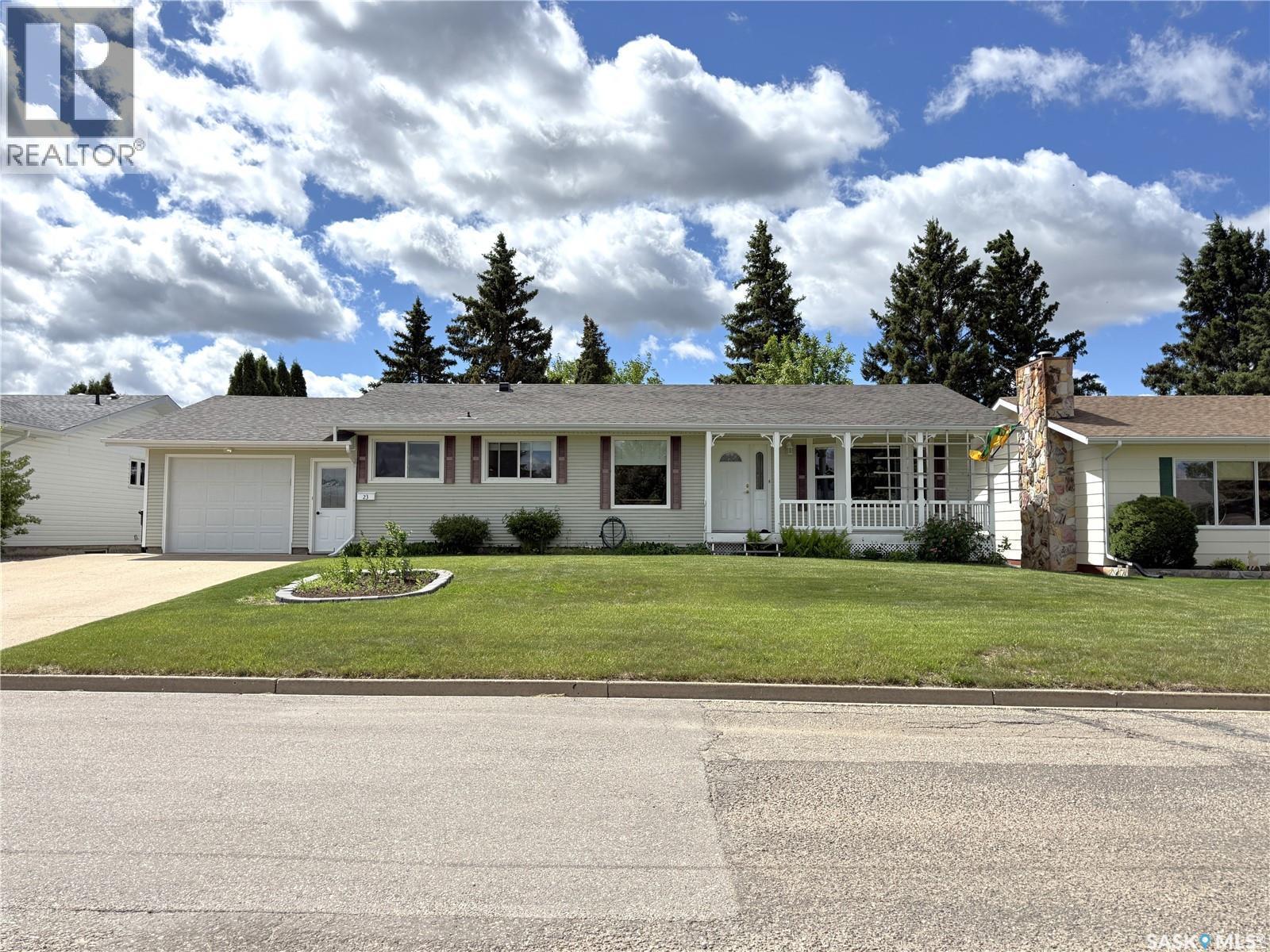 23 Tufts Crescent, Outlook, SK