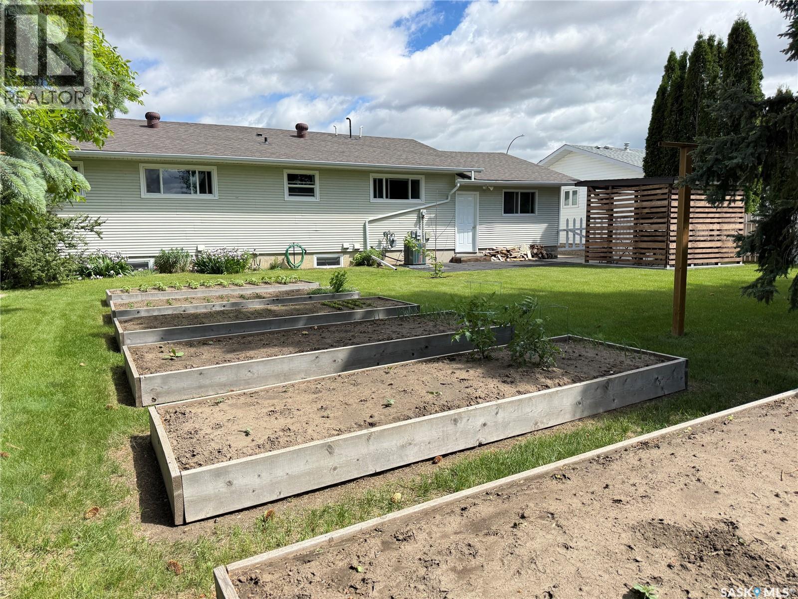 23 Tufts Crescent, Outlook, SK