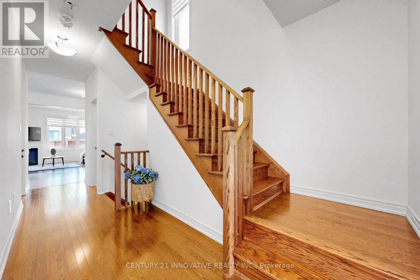 28 Conarty Crescent, Whitby, ON