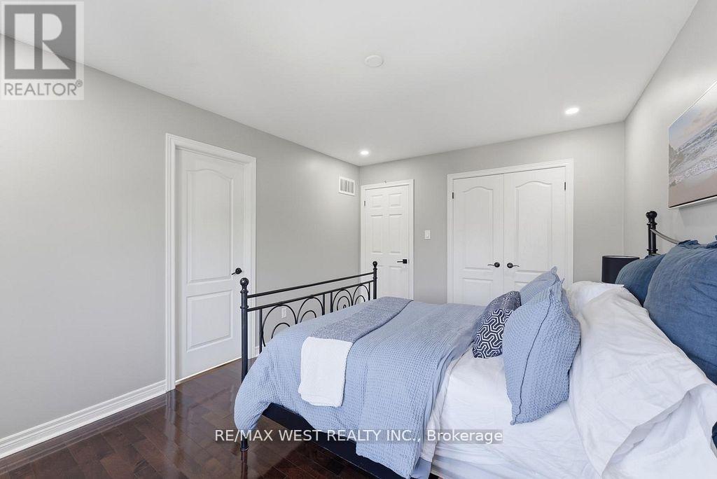 127 Ozner Crescent, Vaughan, ON