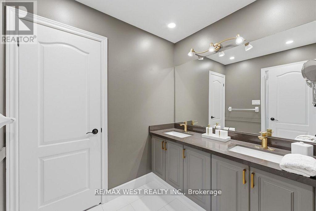 127 Ozner Crescent, Vaughan, ON