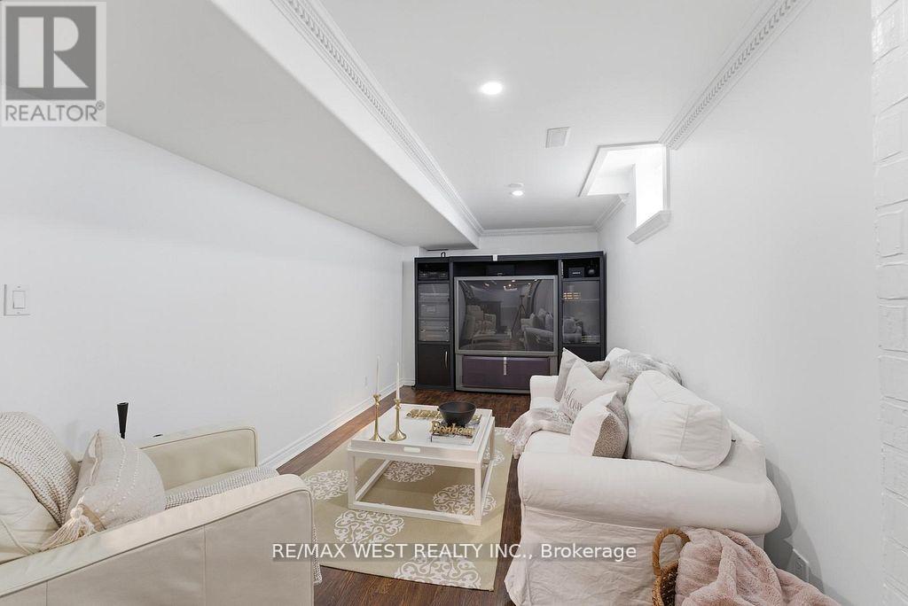 127 Ozner Crescent, Vaughan, ON