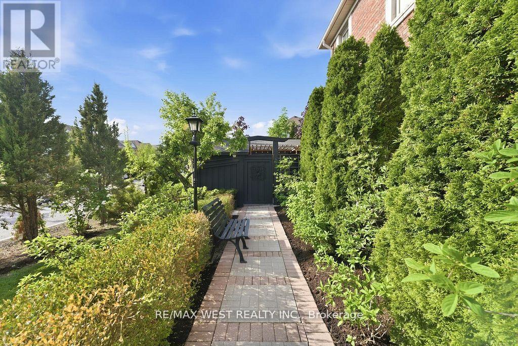 127 Ozner Crescent, Vaughan, ON