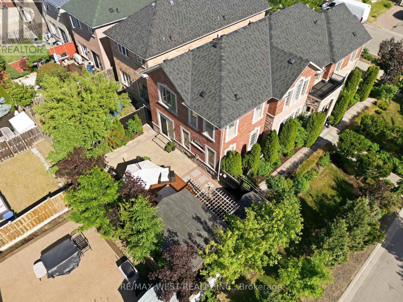 127 Ozner Crescent, Vaughan, ON
