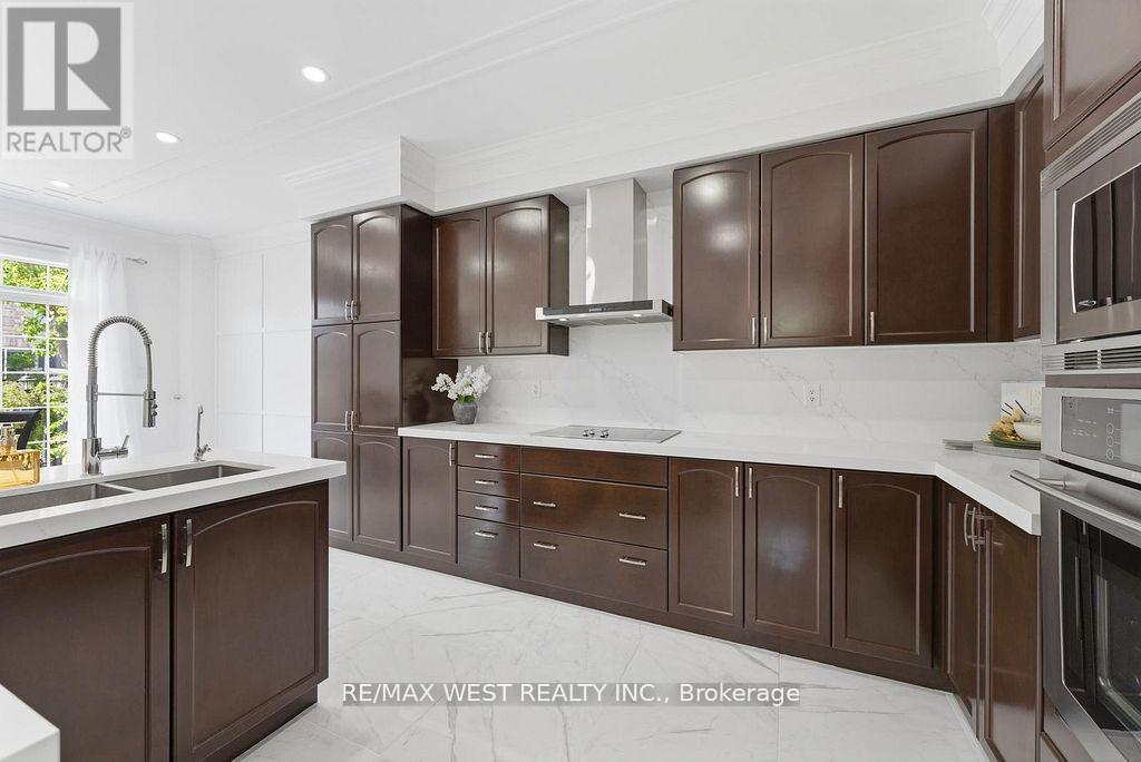 127 Ozner Crescent, Vaughan, ON