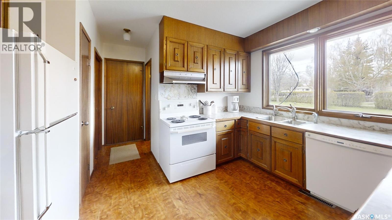 201 2Nd Avenue E, Eatonia, SK