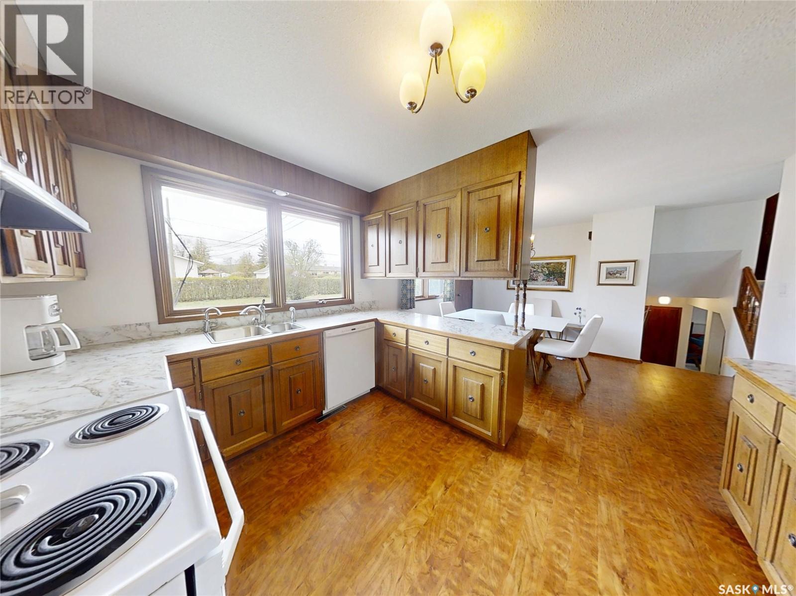 201 2Nd Avenue E, Eatonia, SK