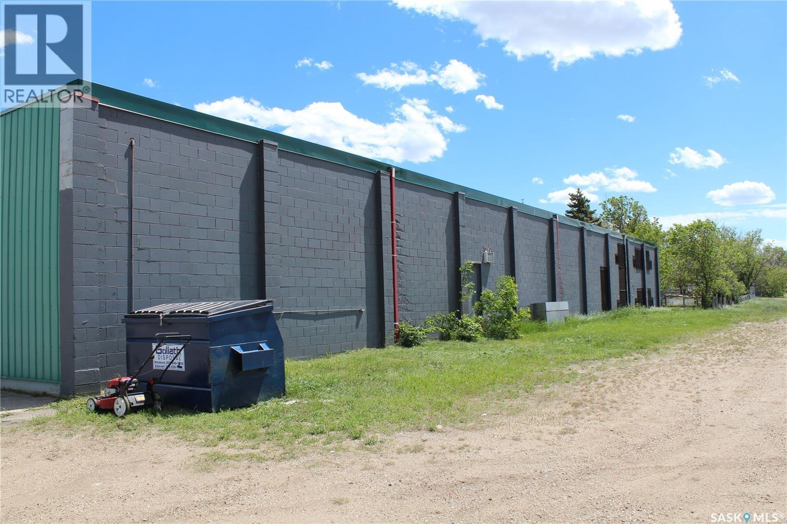 8 2Nd Avenue Sw, Weyburn, SK