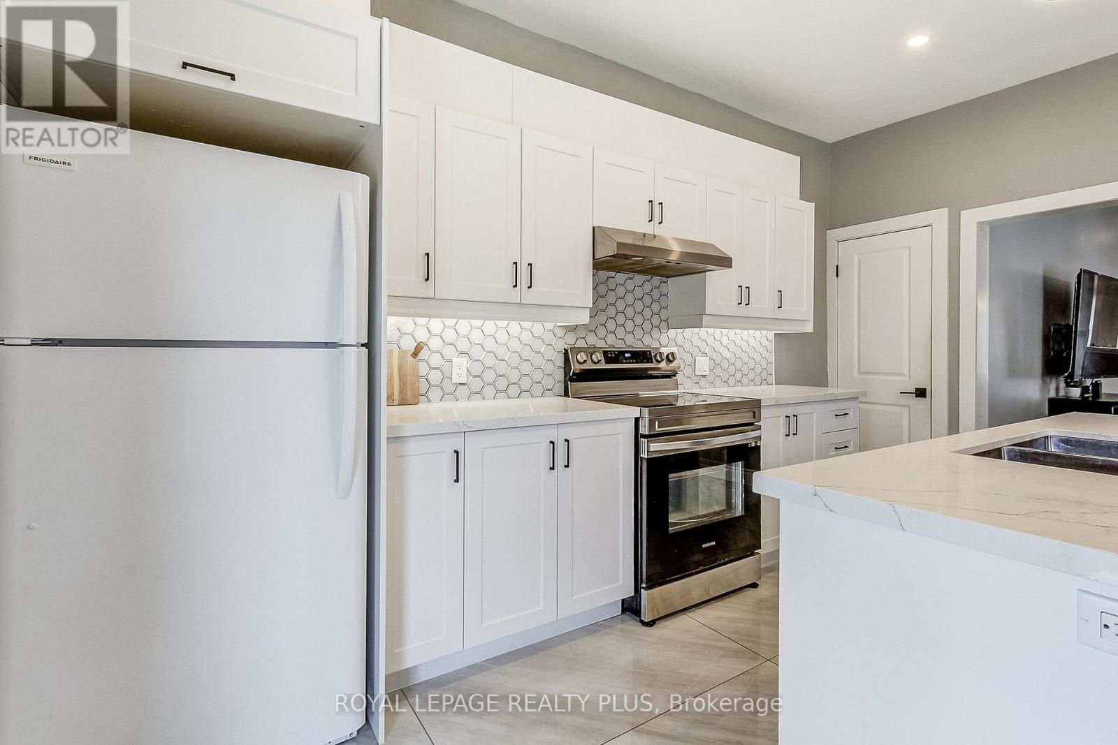 38 Rosemont Avenue, Hamilton, ON