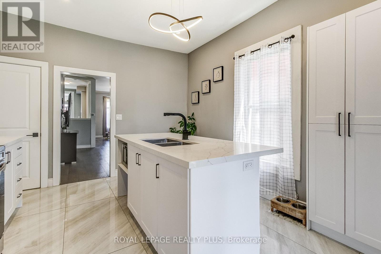 38 Rosemont Avenue, Hamilton, ON