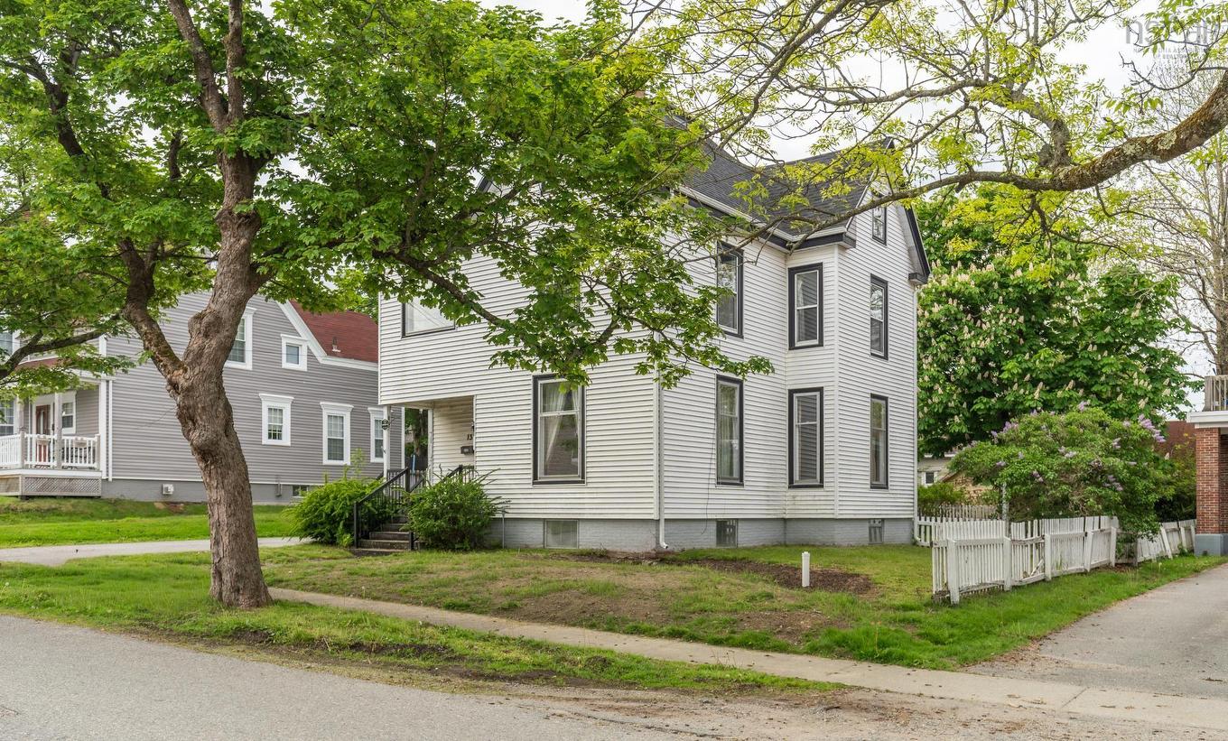 13 Porter Street, Yarmouth, NS