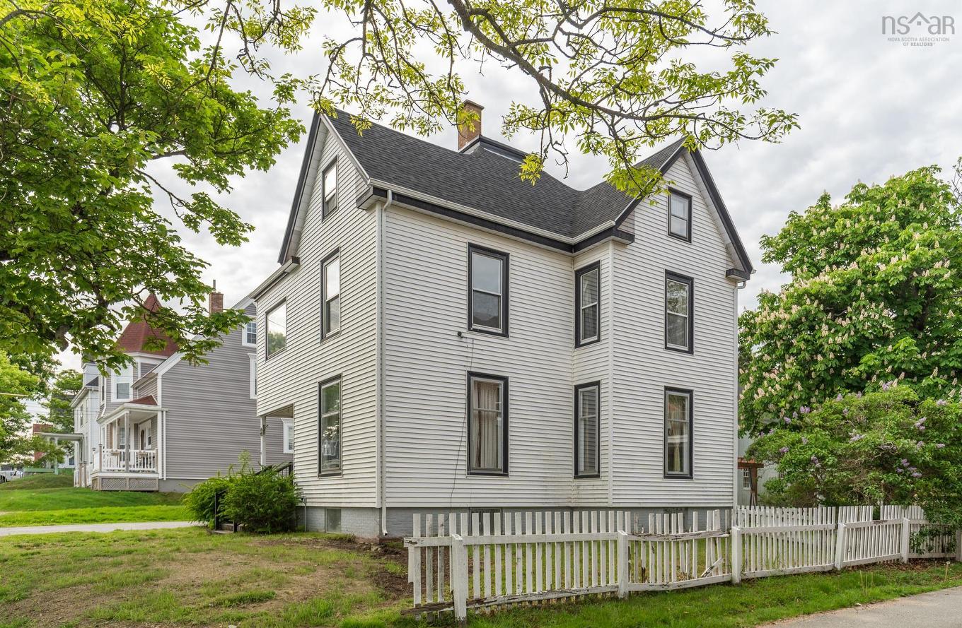 13 Porter Street, Yarmouth, NS