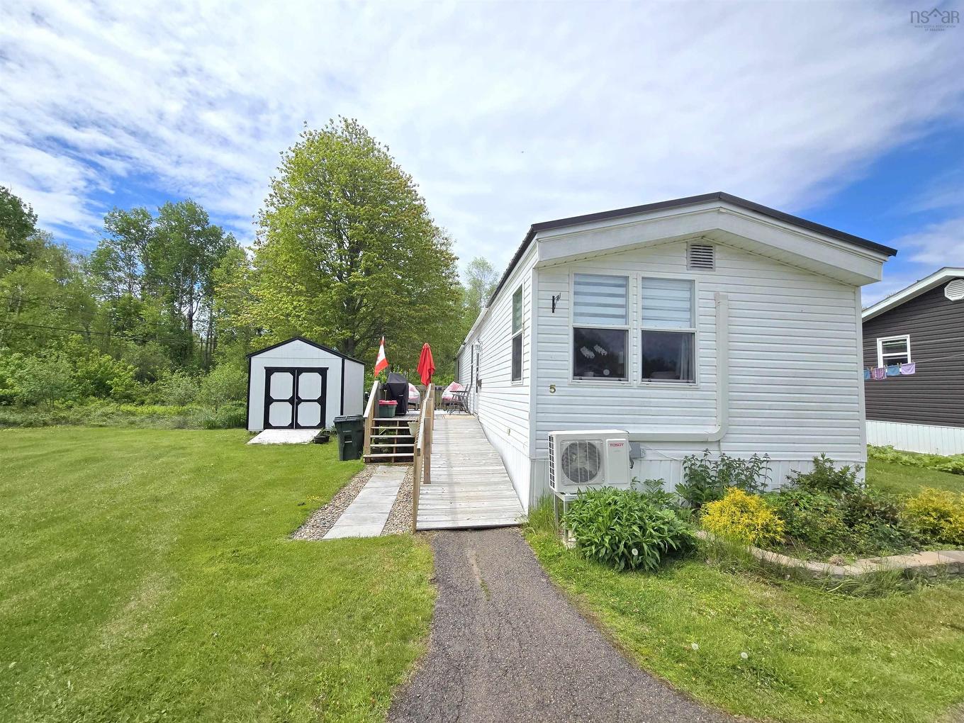 5 Birch Court, Amherst, NS