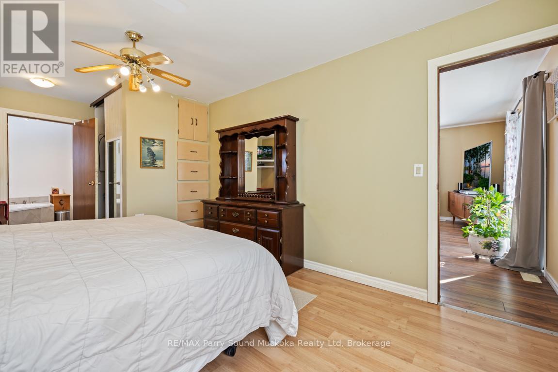 39 Hardies Road, Mckellar, ON