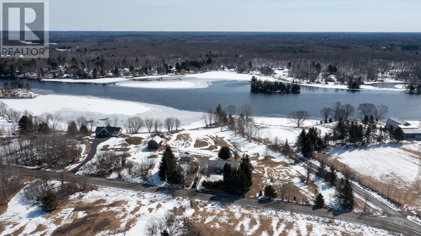 39 Hardies Road, Mckellar, ON